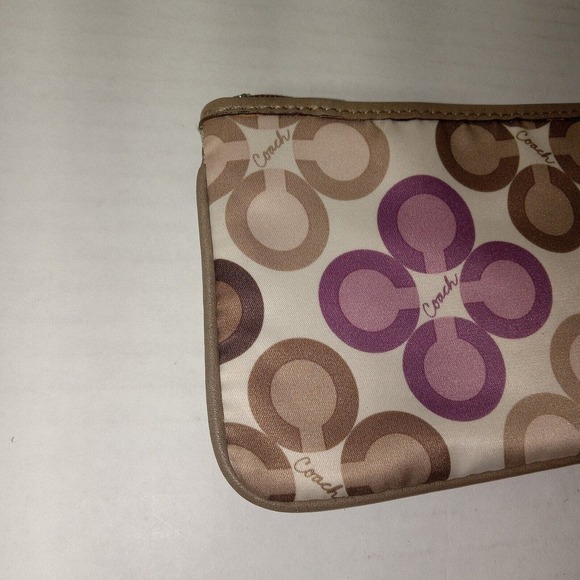 Coach Wristlet Clover Print - Picture 7 of 16